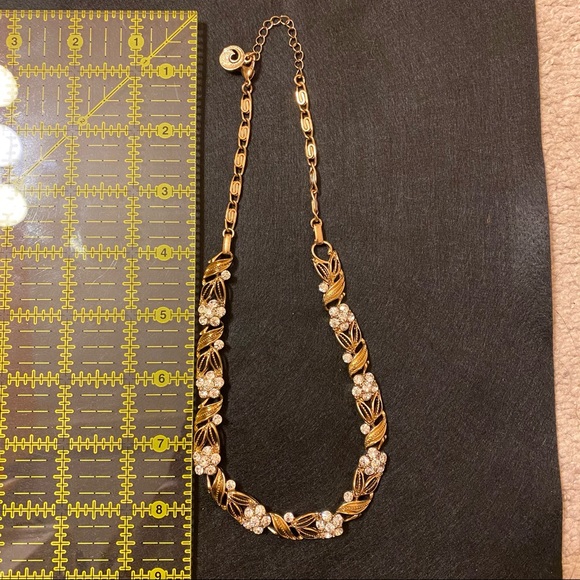 Serenade of Honor Floral Crystal Necklace - EUC - Picture 5 of 6